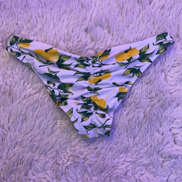 Cinched Butt Lemon Print Bikini Bottom - Picture 2 of 3